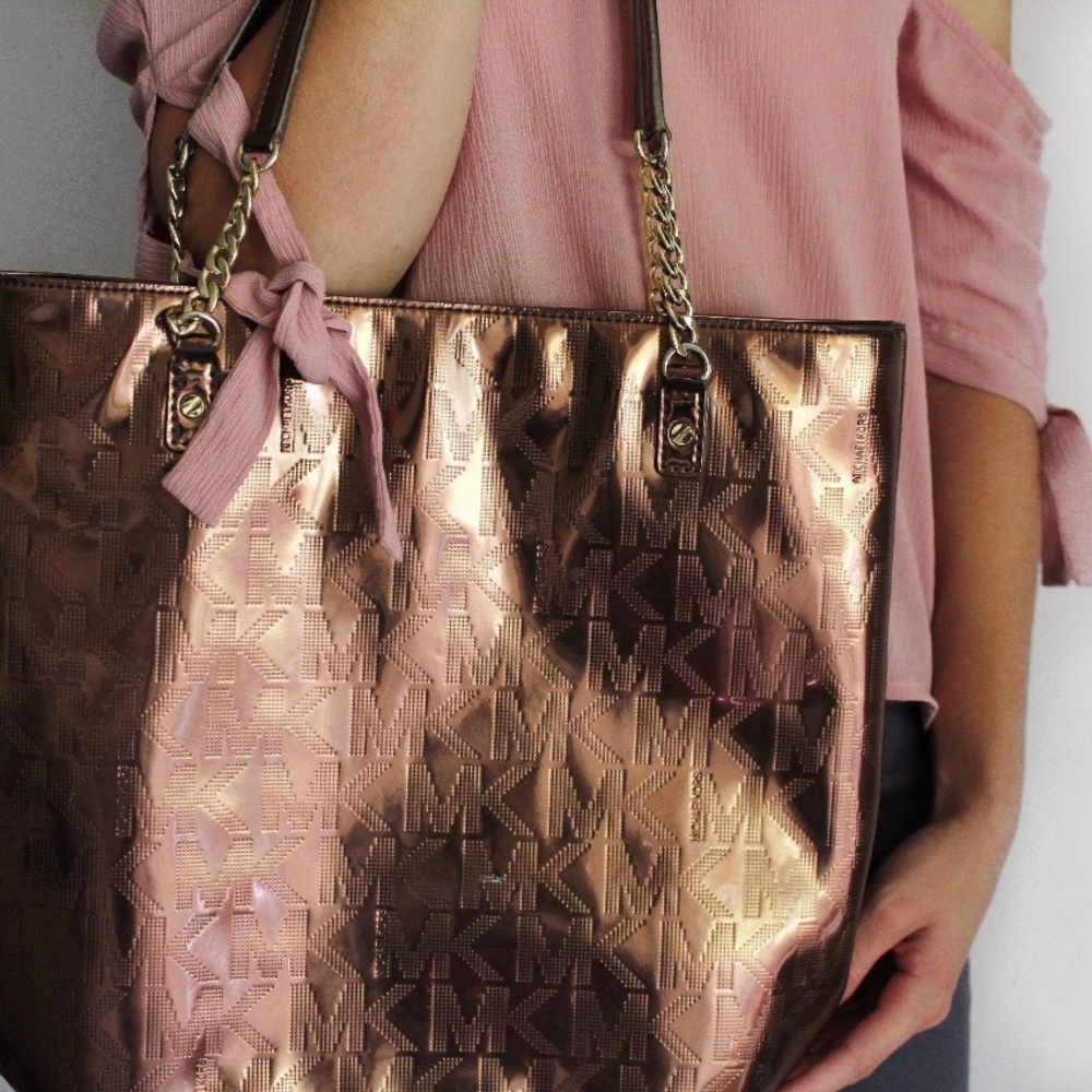 ⭐️Michael Kors Metallic Purse⭐️